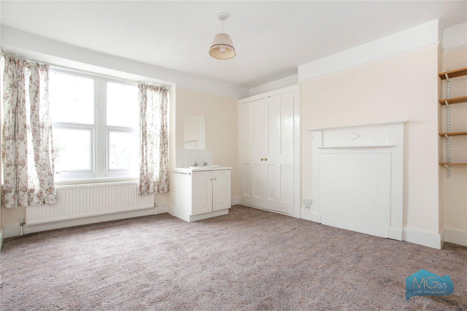 7 bedroom End of Terrace House to rent - Martyn Gerrard