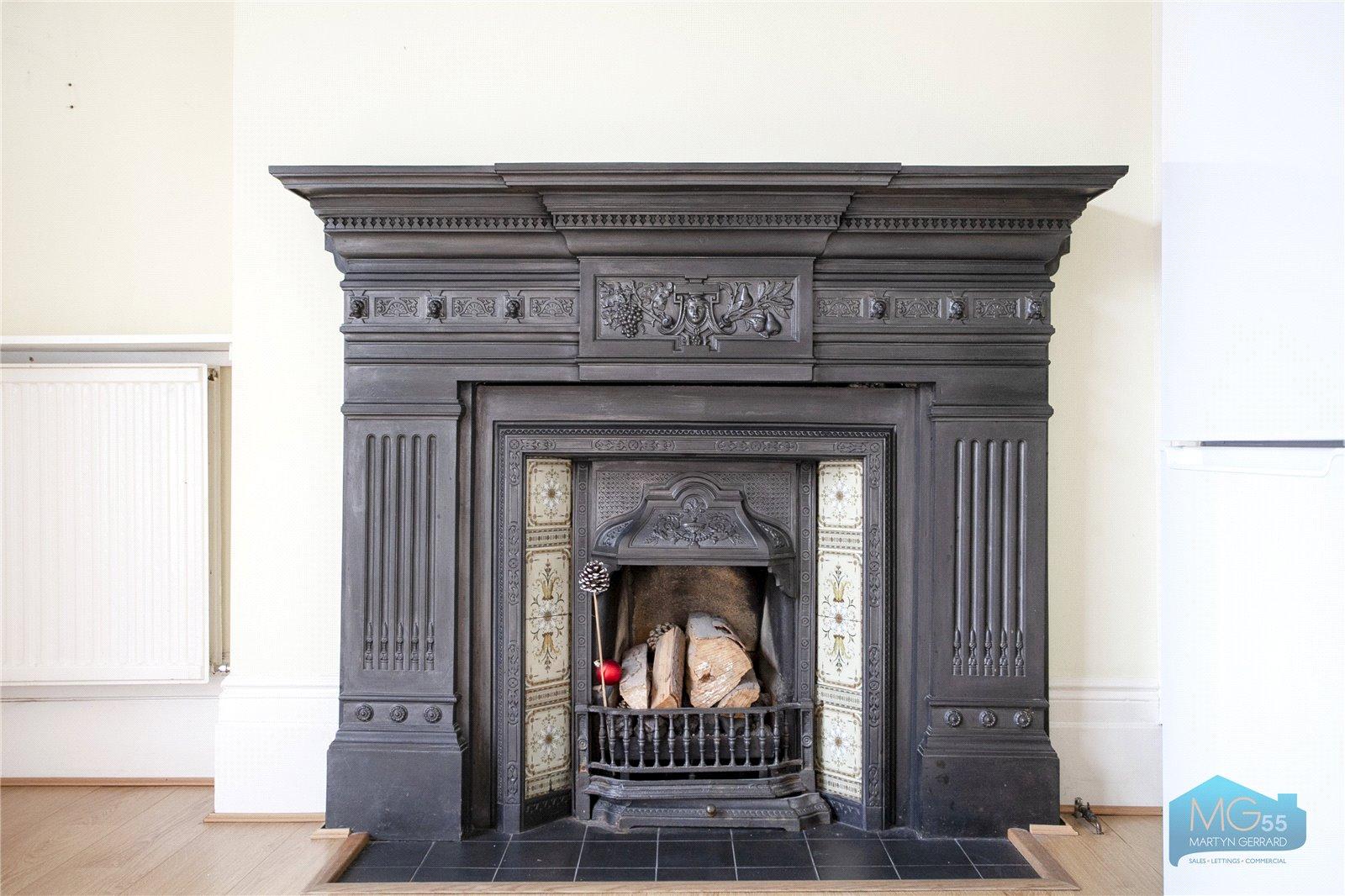 7 bedroom End of Terrace House to rent - Martyn Gerrard
