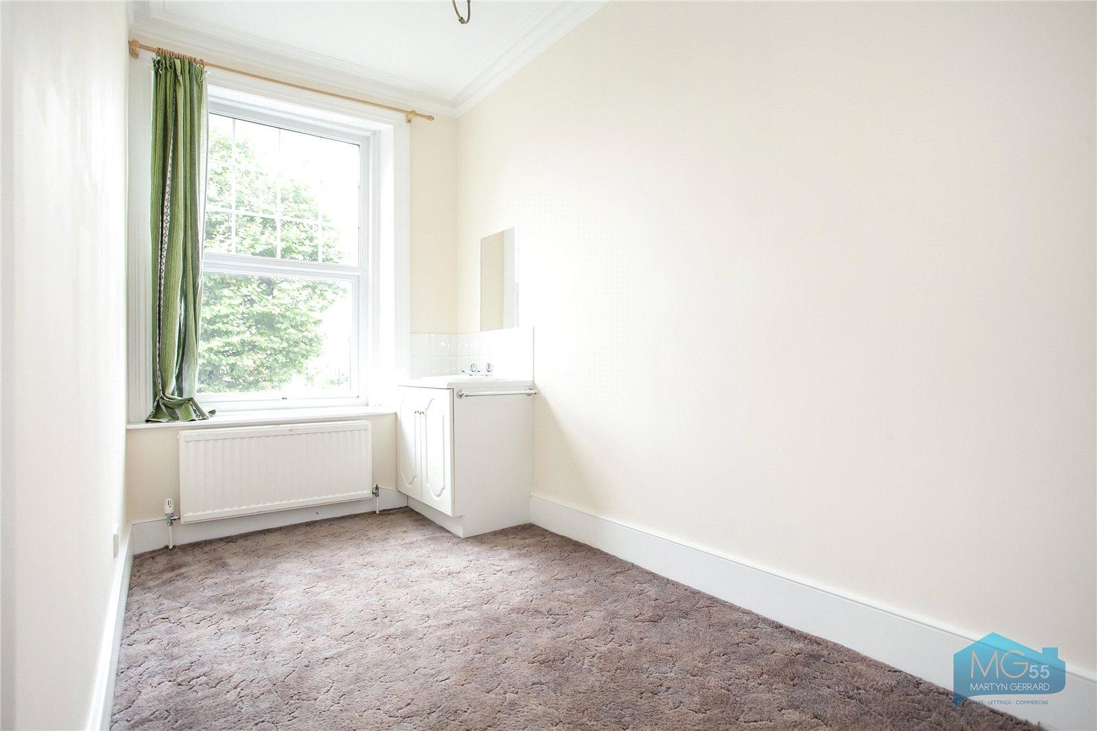 7 bedroom End of Terrace House to rent - Martyn Gerrard