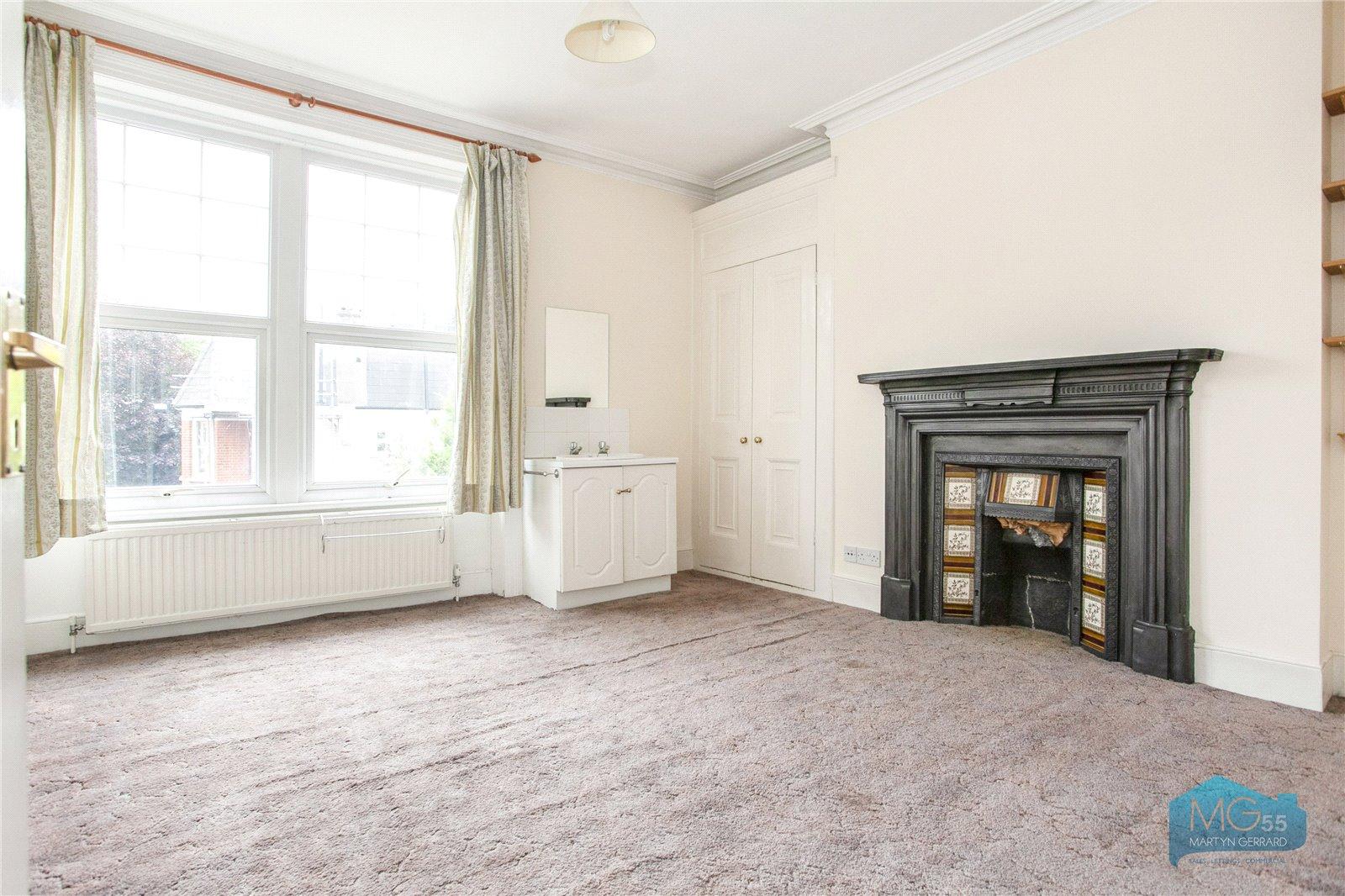7 bedroom End of Terrace House to rent - Martyn Gerrard