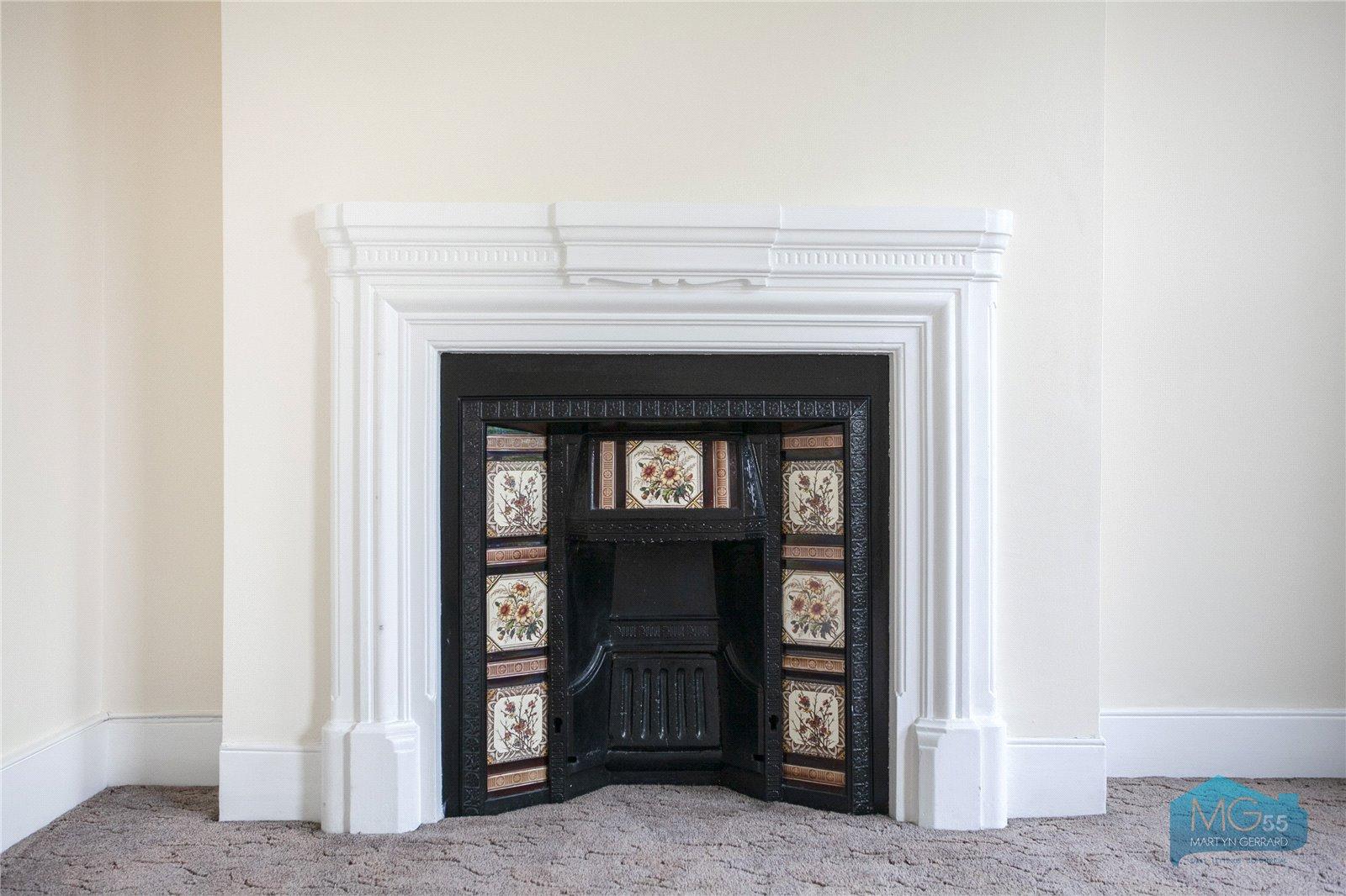 7 bedroom End of Terrace House to rent - Martyn Gerrard