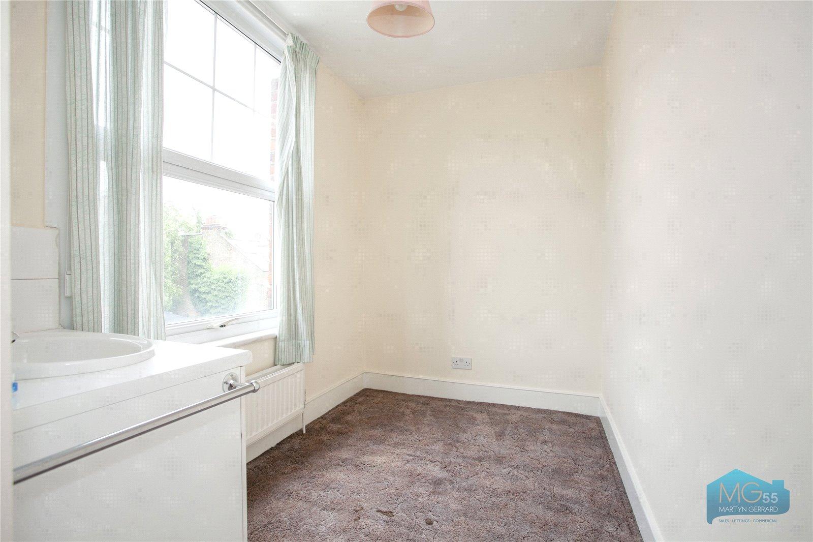 7 bedroom End of Terrace House to rent - Martyn Gerrard