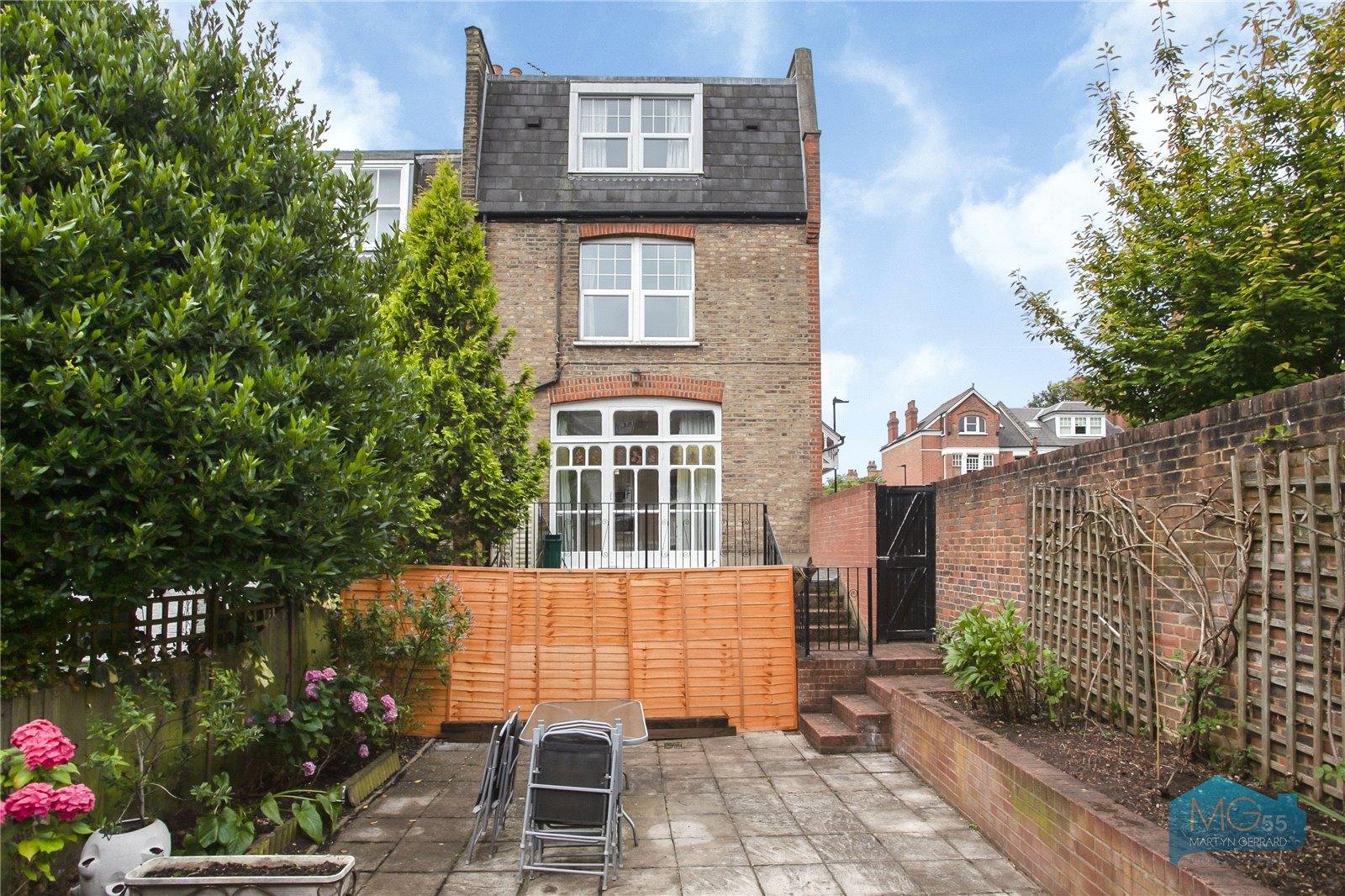 7 bedroom End of Terrace House to rent - Martyn Gerrard