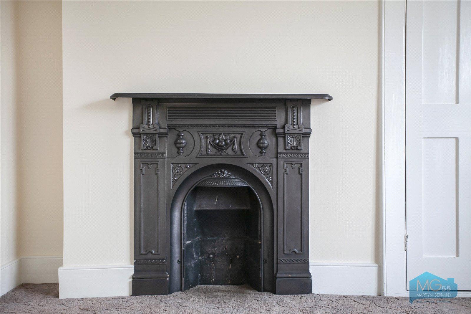 7 bedroom End of Terrace House to rent - Martyn Gerrard