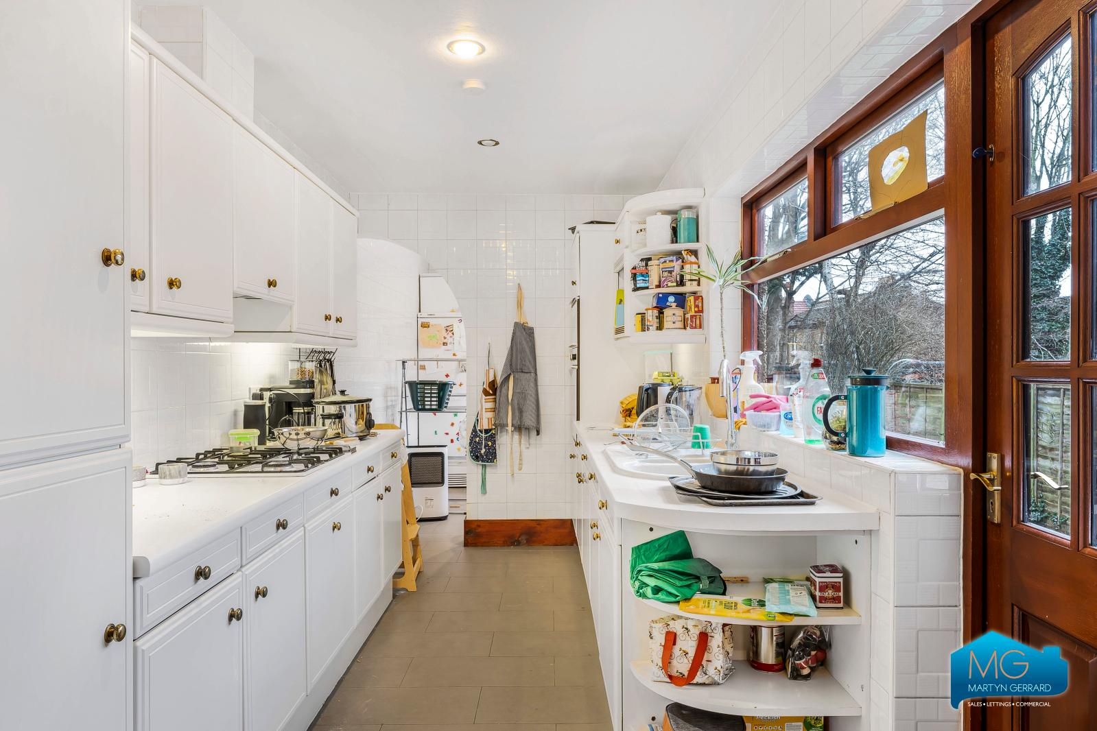 4 bedroom House to rent - Martyn Gerrard