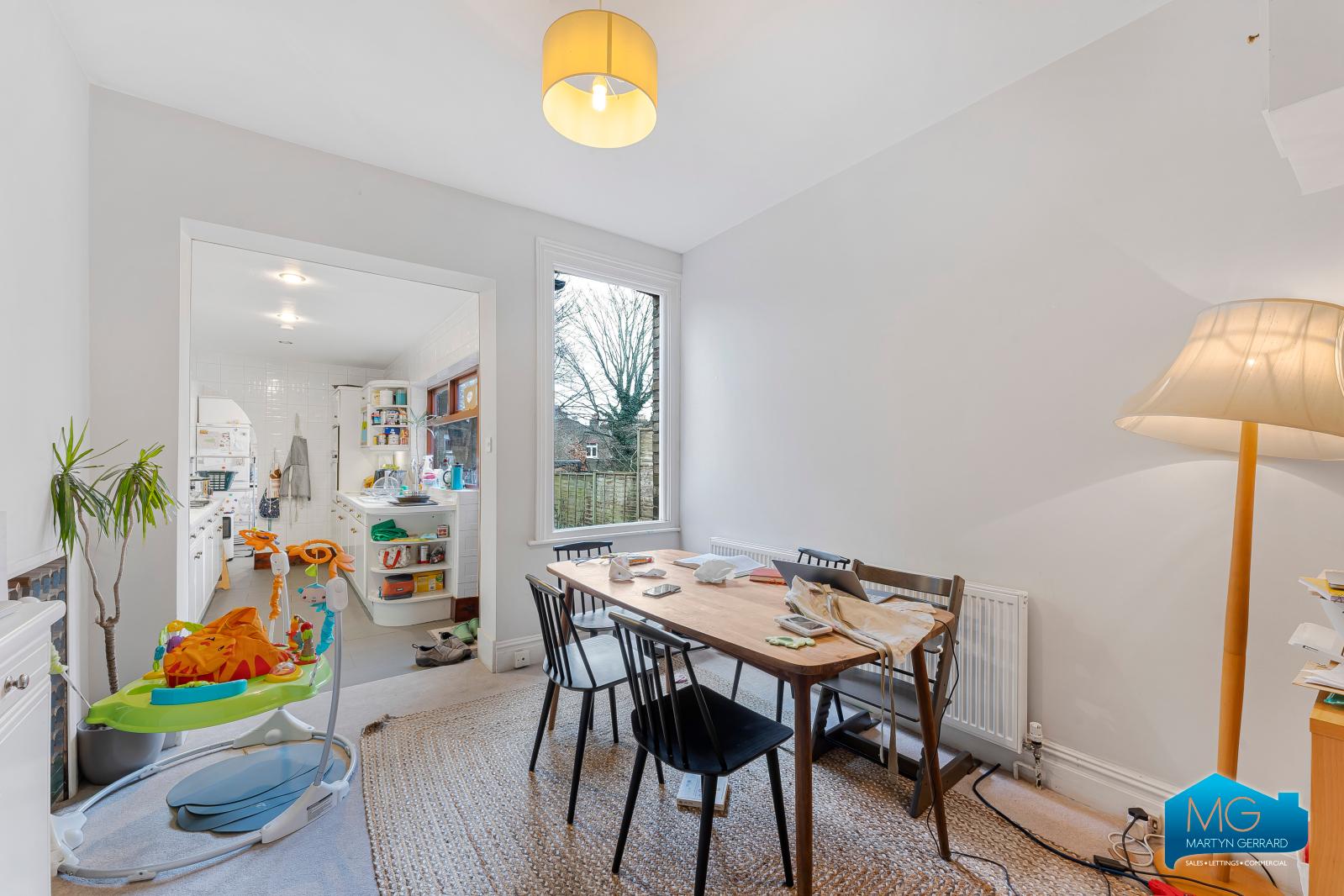 4 bedroom House to rent - Martyn Gerrard