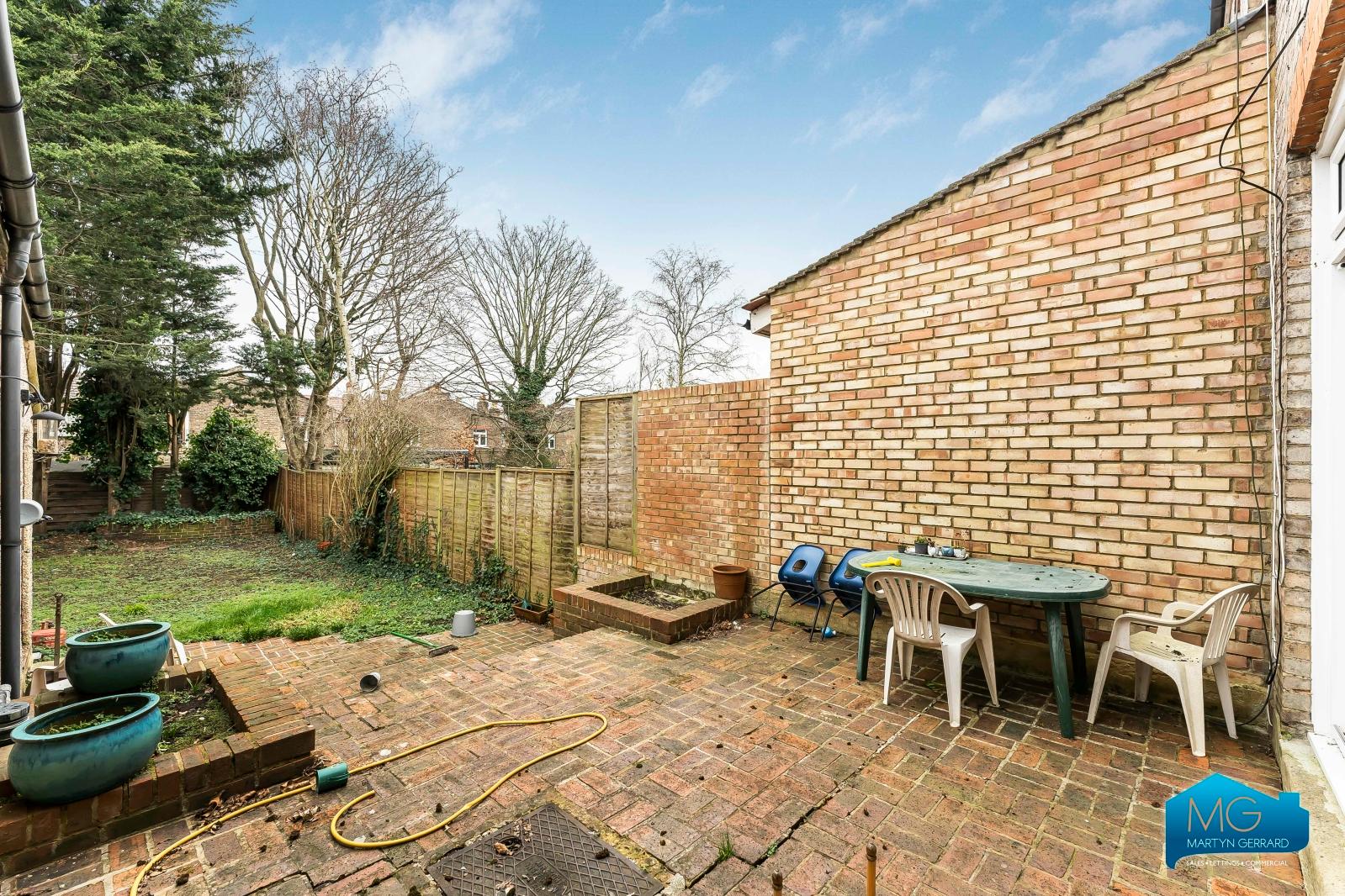 4 bedroom House to rent - Martyn Gerrard