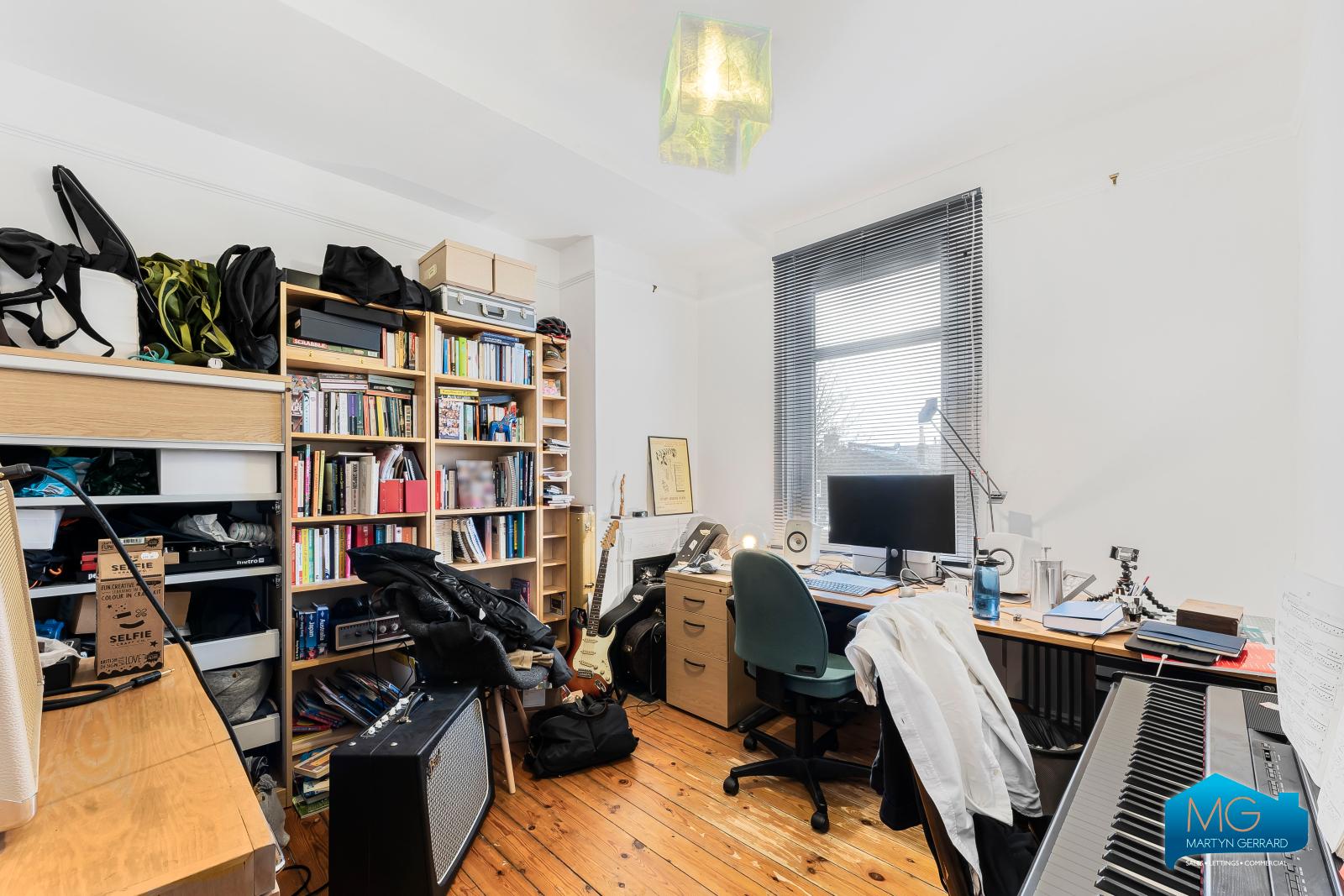 4 bedroom House to rent - Martyn Gerrard