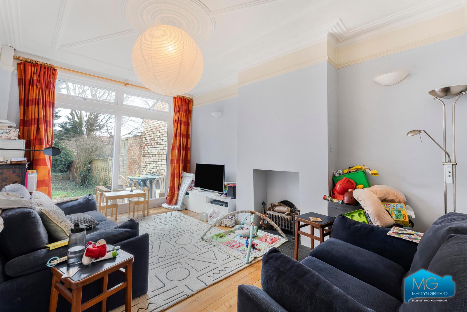 4 bedroom House to rent - Martyn Gerrard