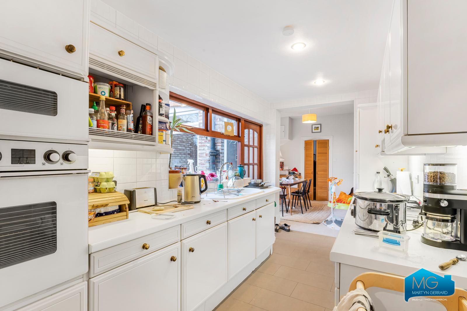 4 bedroom House to rent - Martyn Gerrard