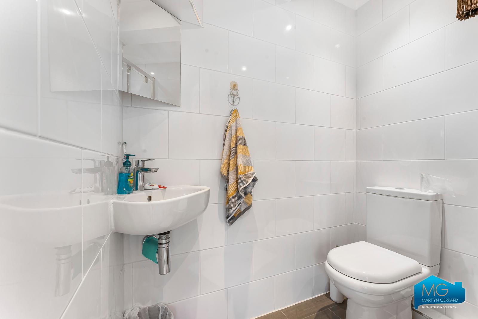 4 bedroom House to rent - Martyn Gerrard