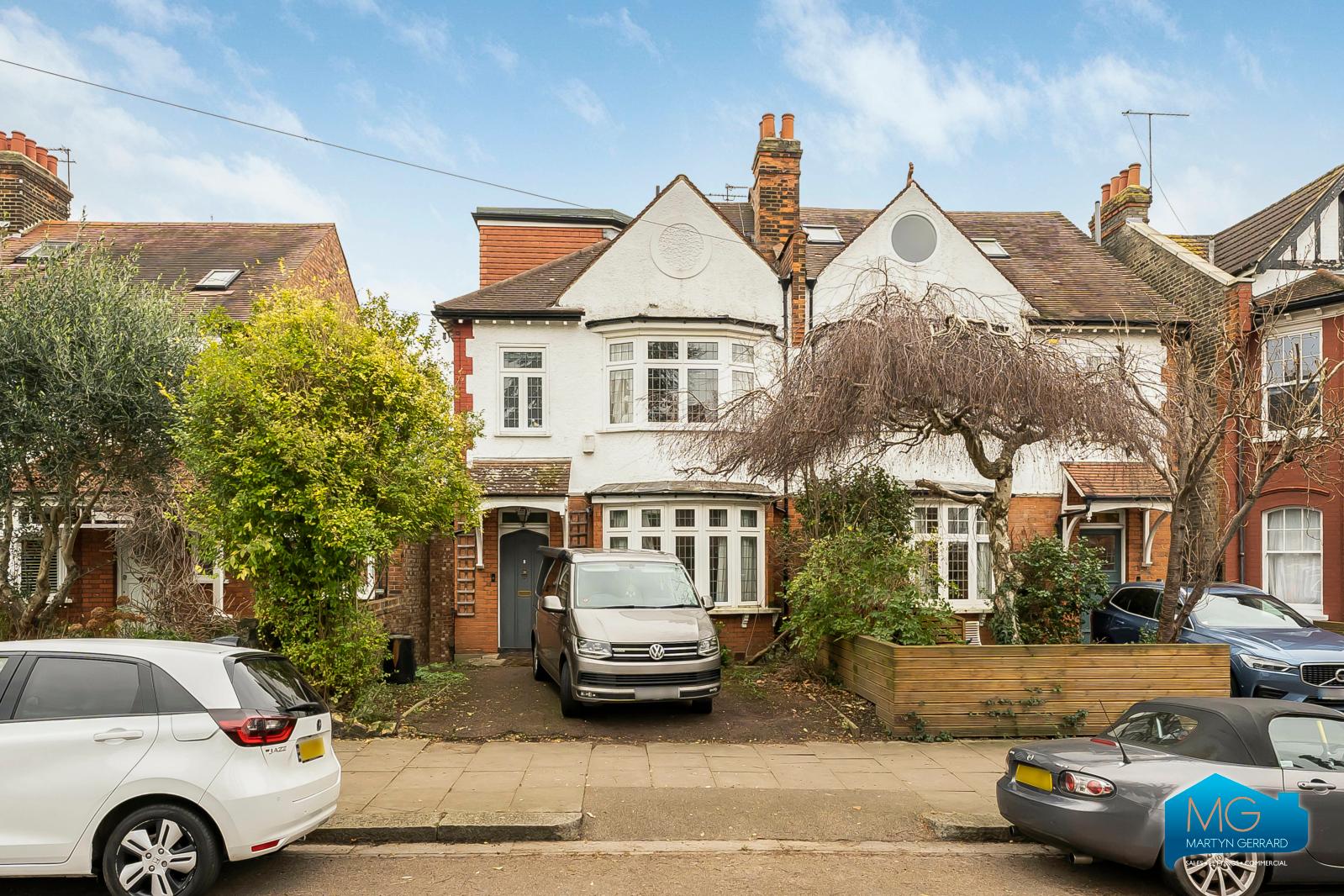 4 bedroom House to rent - Martyn Gerrard
