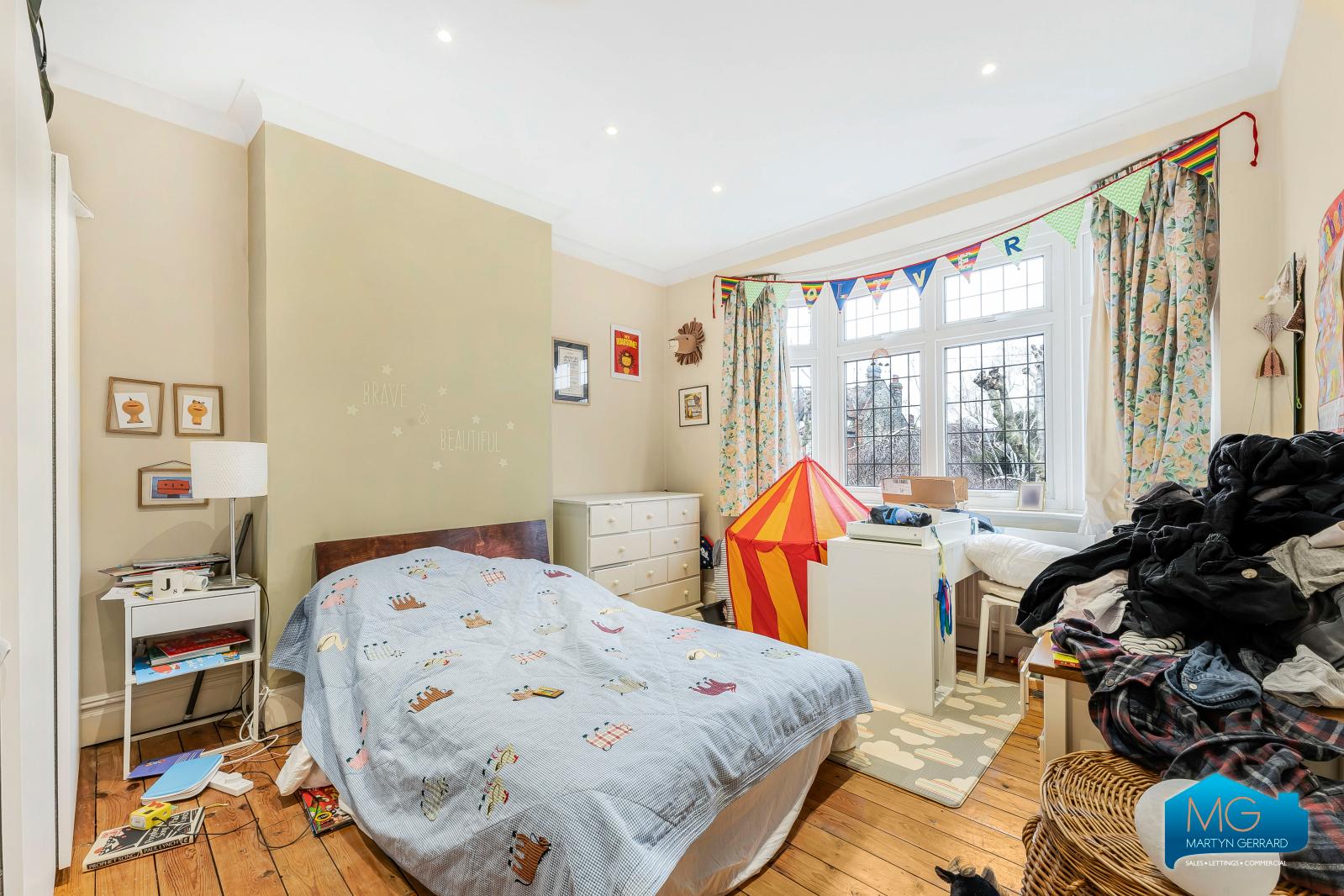 4 bedroom House to rent - Martyn Gerrard