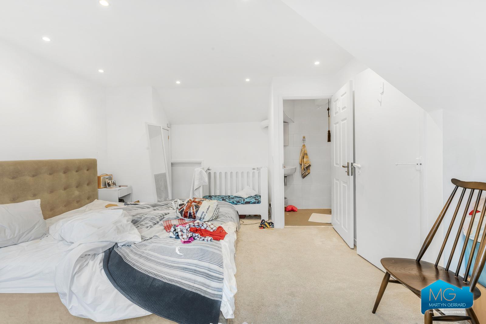 4 bedroom House to rent - Martyn Gerrard