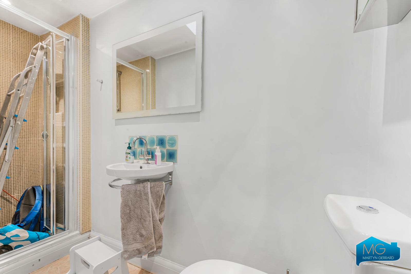 4 bedroom House to rent - Martyn Gerrard