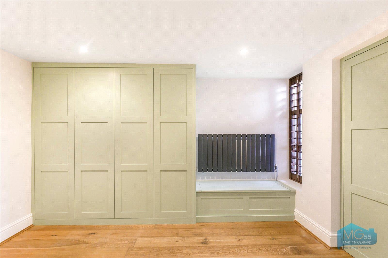 2 bedroom Apartment to rent - Martyn Gerrard