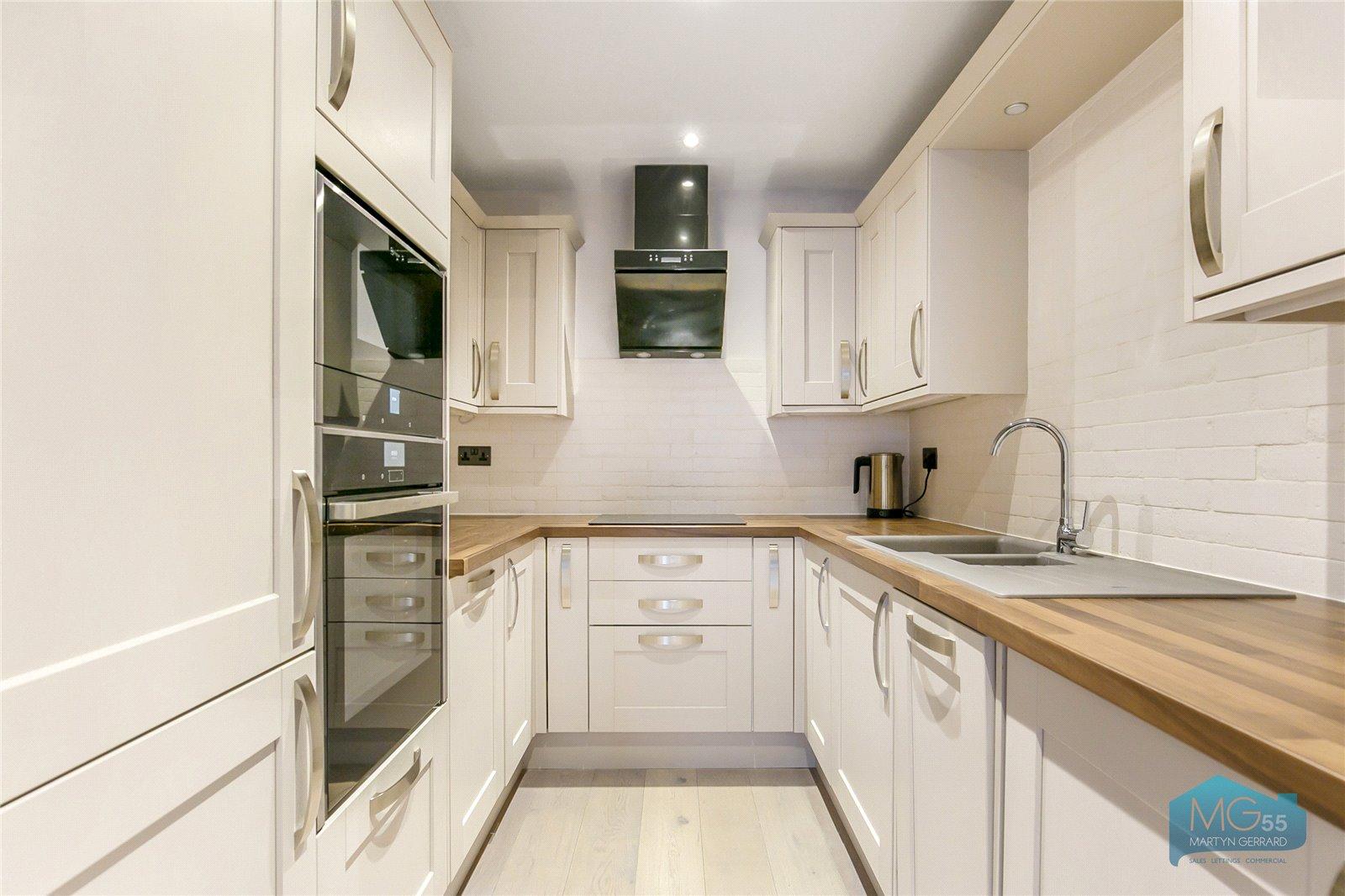 2 bedroom Apartment to rent - Martyn Gerrard