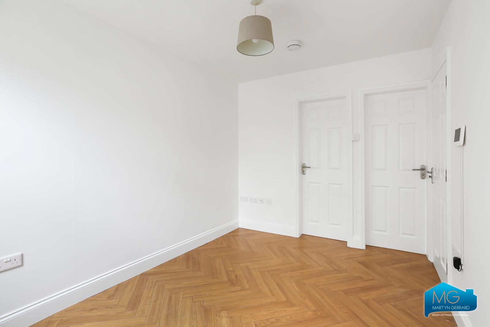 2 bedroom Apartment to rent - Martyn Gerrard