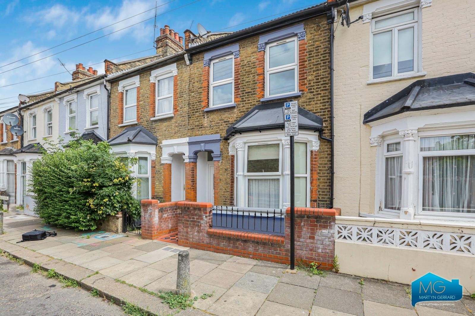 2 bedroom Apartment to rent - Martyn Gerrard