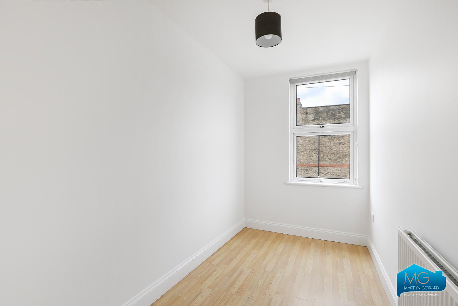 2 bedroom Apartment to rent - Martyn Gerrard