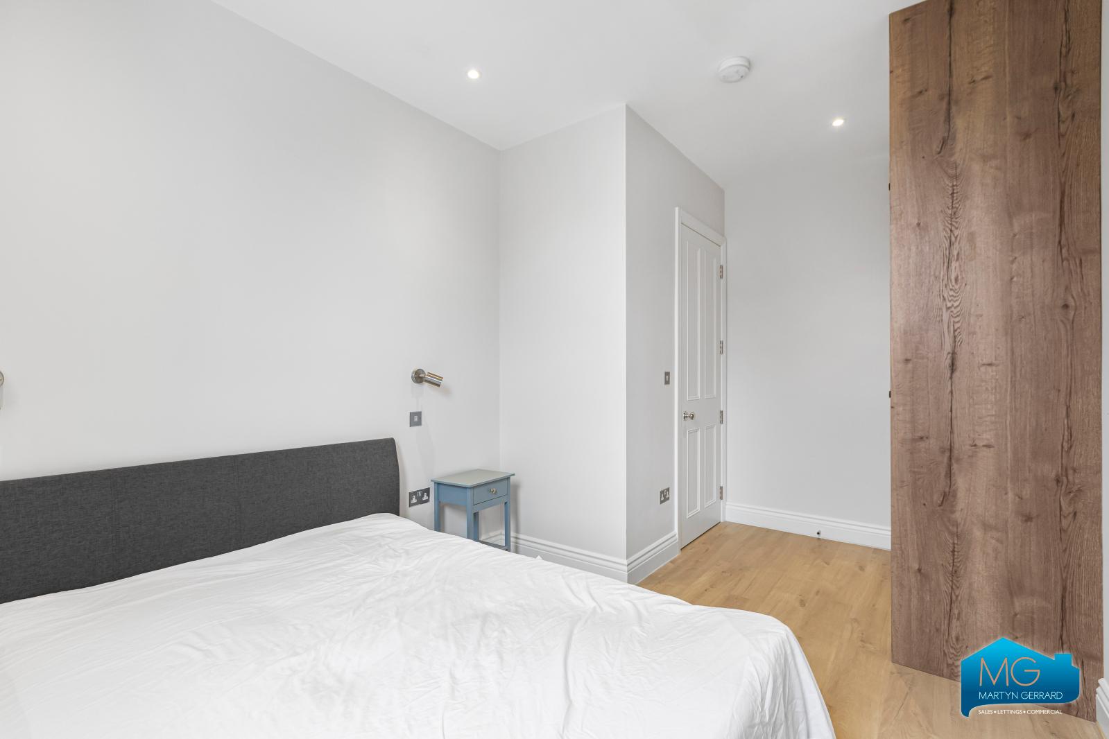 2 bedroom Apartment to rent - Martyn Gerrard