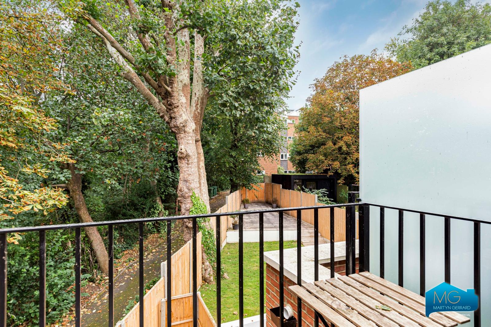 2 bedroom Apartment to rent - Martyn Gerrard