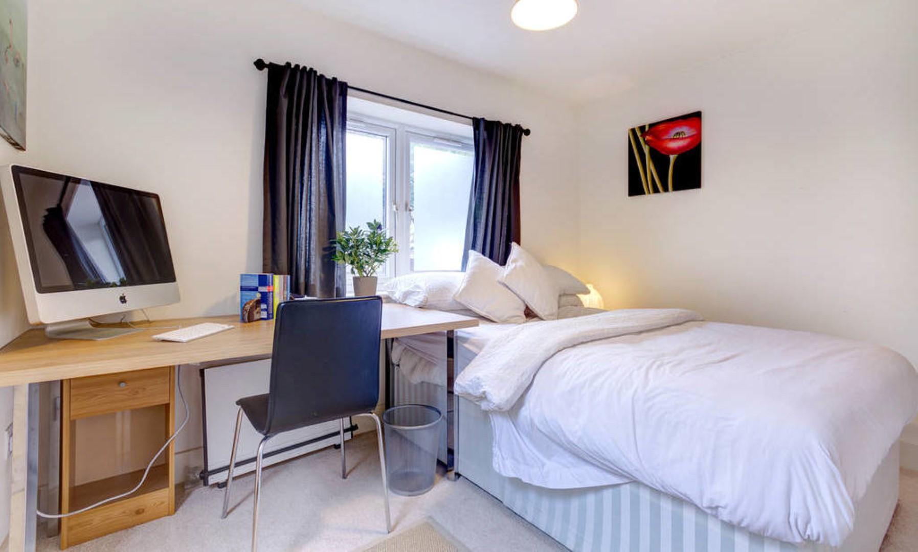 2 bedroom Apartment to rent - Martyn Gerrard