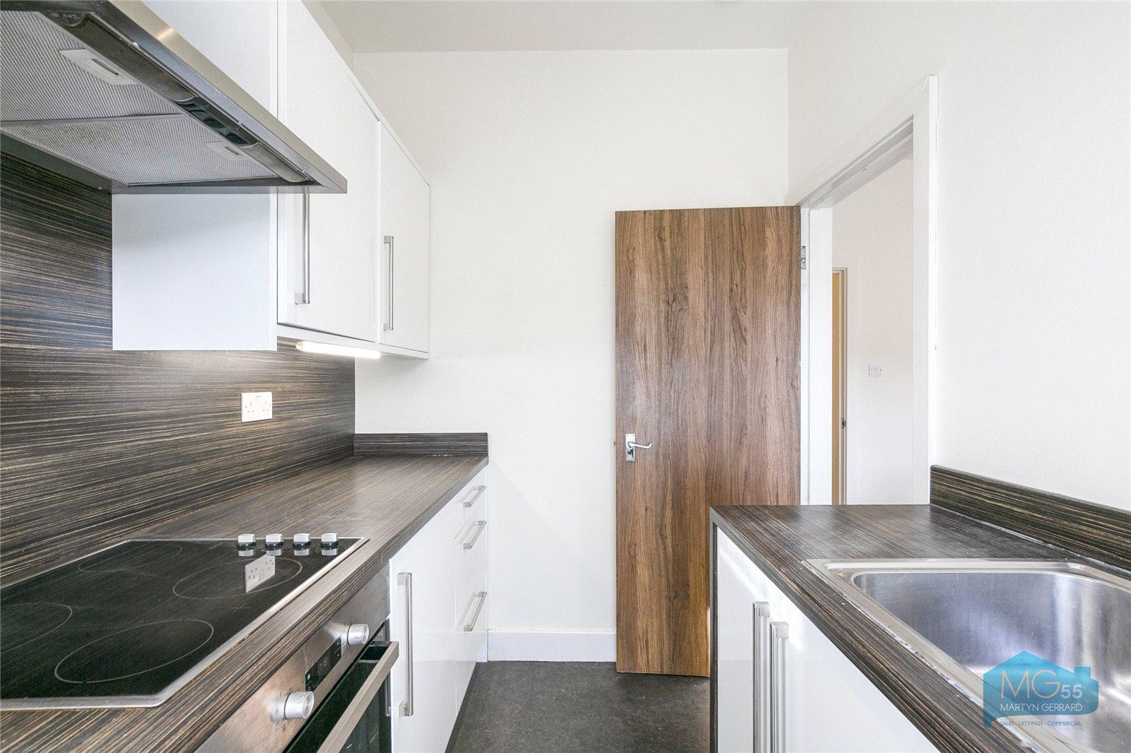 2 bedroom Apartment to rent - Martyn Gerrard