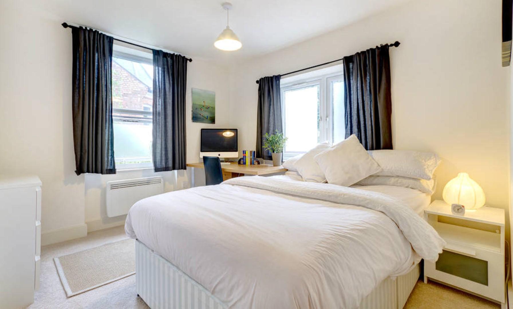 2 bedroom Apartment to rent - Martyn Gerrard