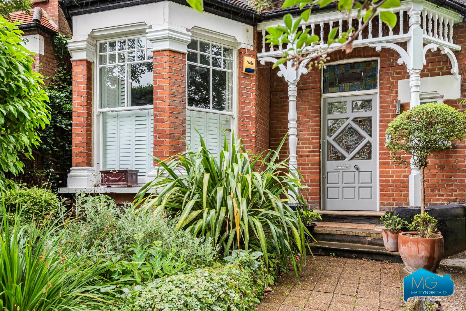 2 bedroom Apartment to rent - Martyn Gerrard