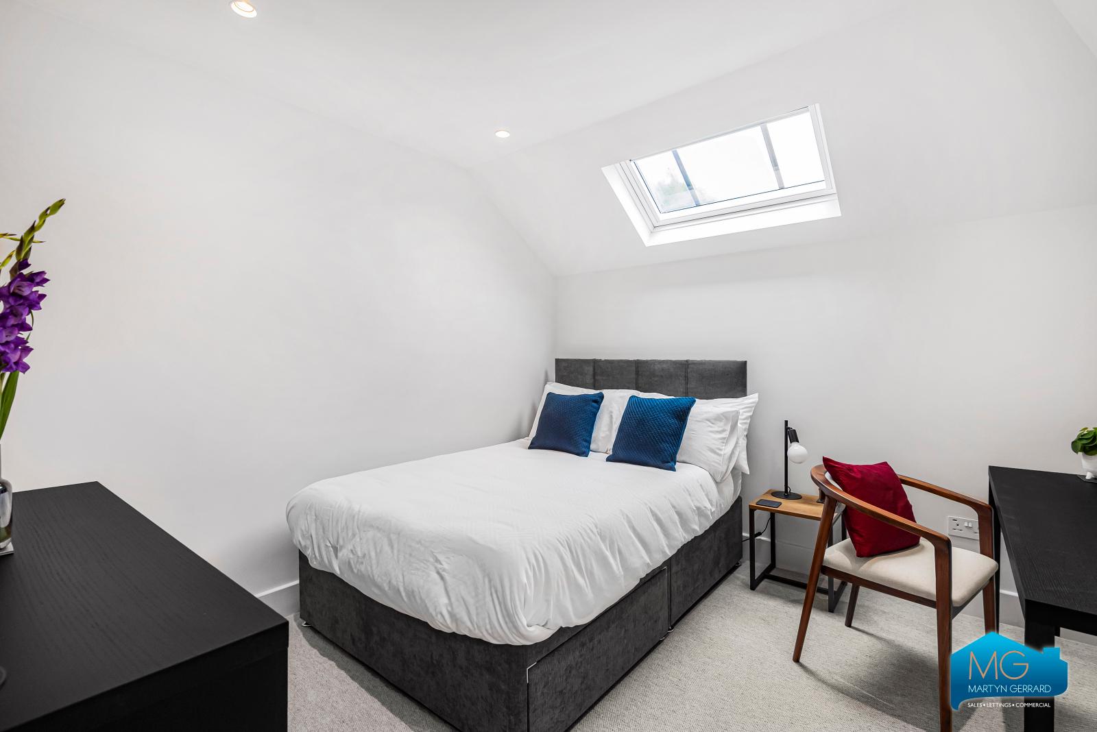 2 bedroom Apartment to rent - Martyn Gerrard