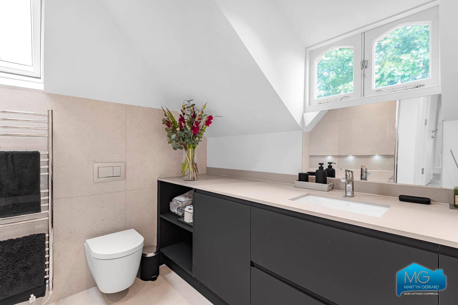 2 bedroom Apartment to rent - Martyn Gerrard