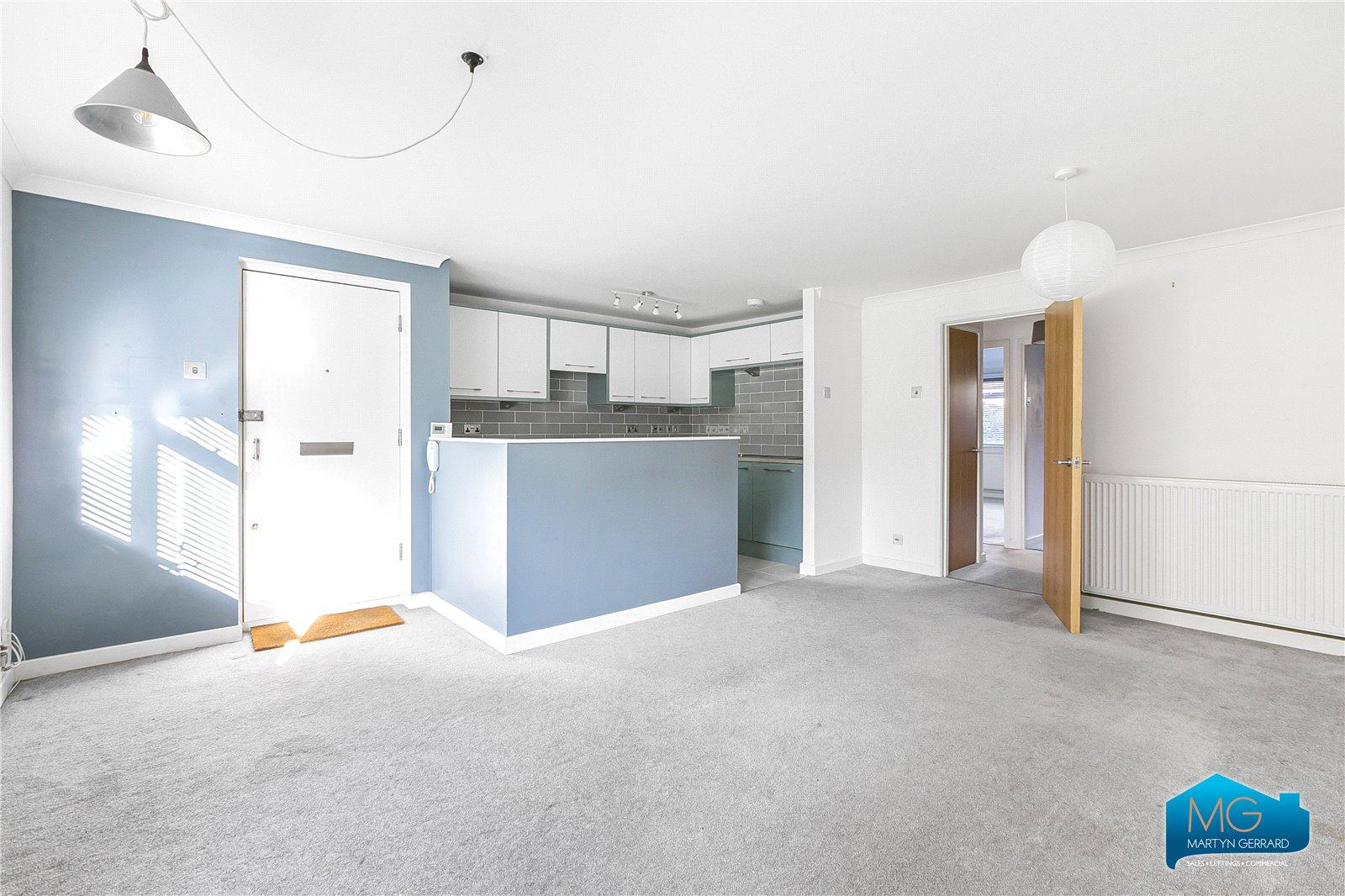 2 bedroom Ground Floor Flat to rent - Martyn Gerrard