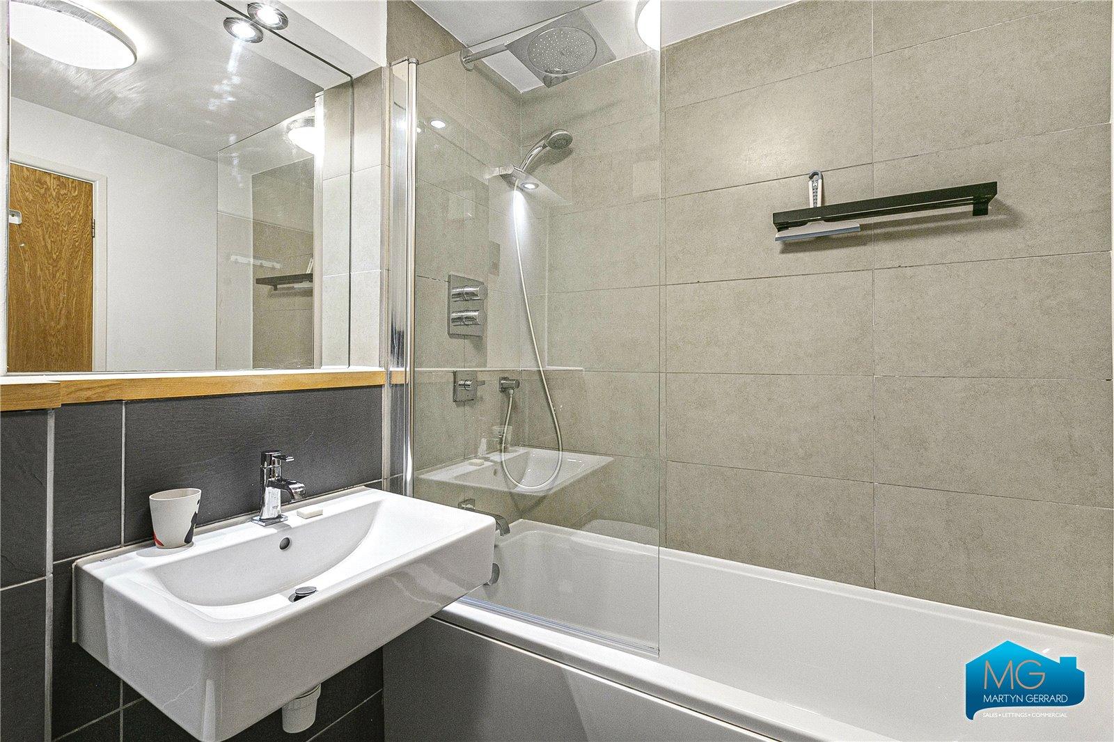2 bedroom Ground Floor Flat to rent - Martyn Gerrard