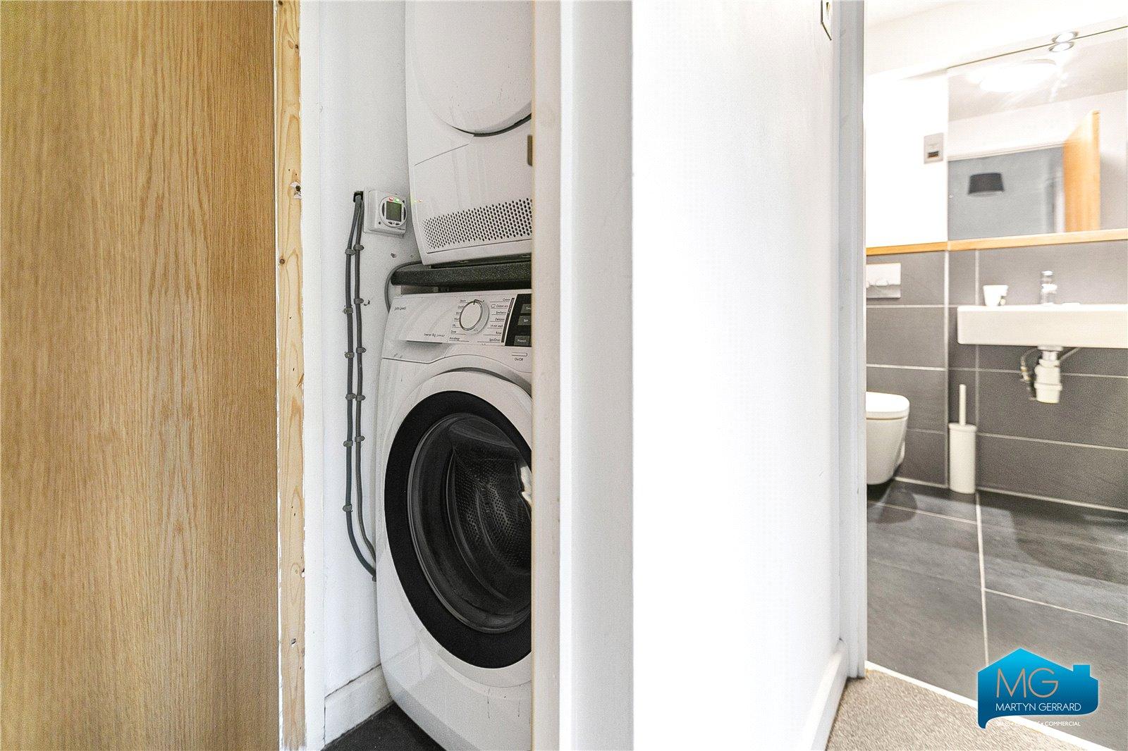 2 bedroom Ground Floor Flat to rent - Martyn Gerrard