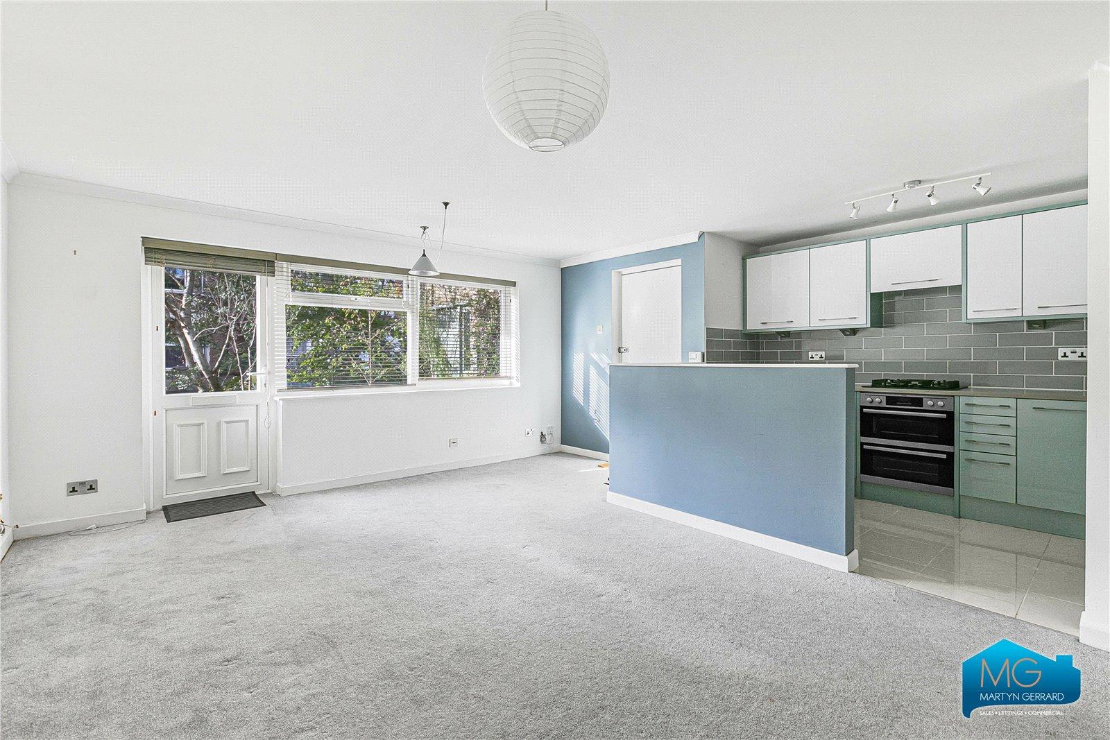 2 bedroom Ground Floor Flat to rent - Martyn Gerrard