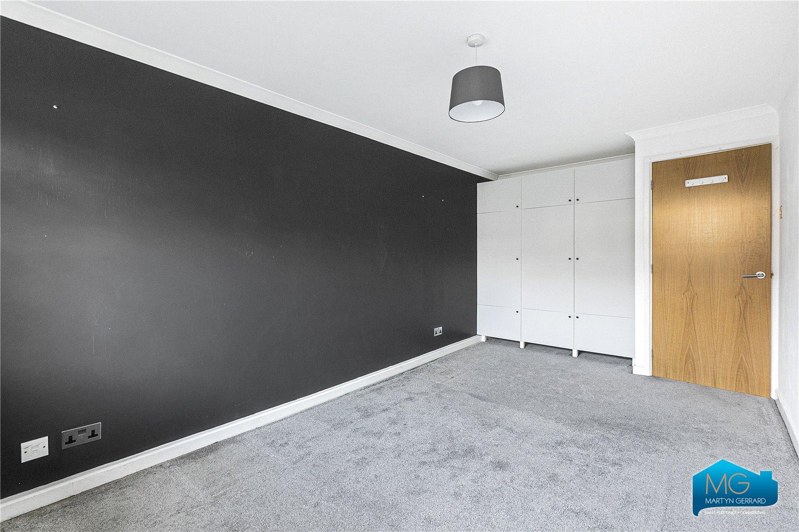 2 bedroom Ground Floor Flat to rent - Martyn Gerrard