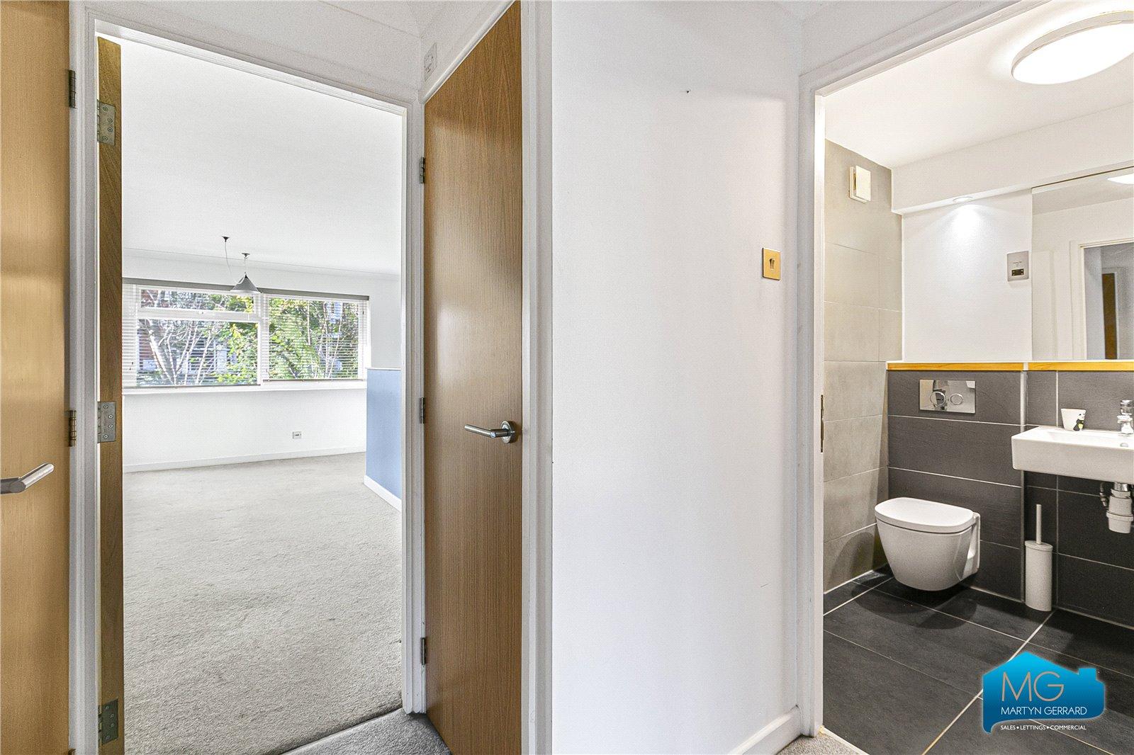 2 bedroom Ground Floor Flat to rent - Martyn Gerrard