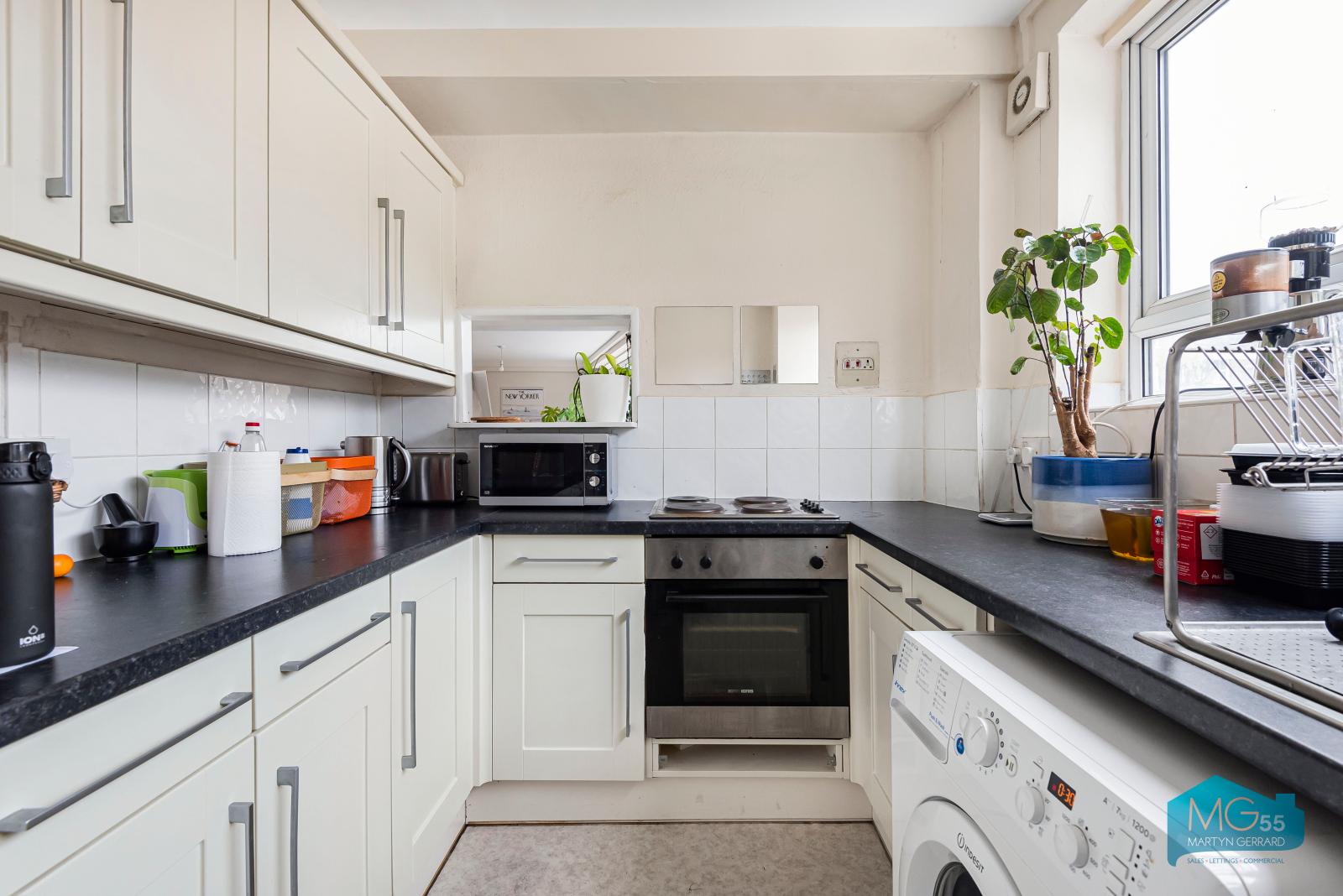2 bedroom Apartment to rent - Martyn Gerrard