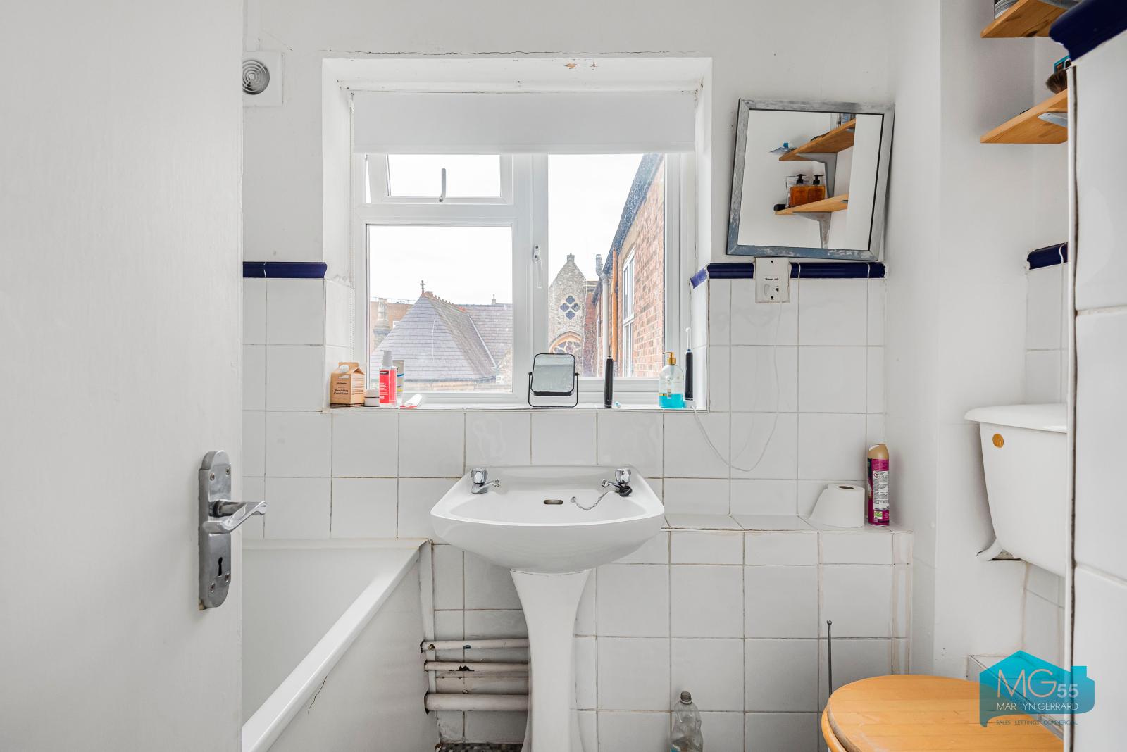 2 bedroom Apartment to rent - Martyn Gerrard