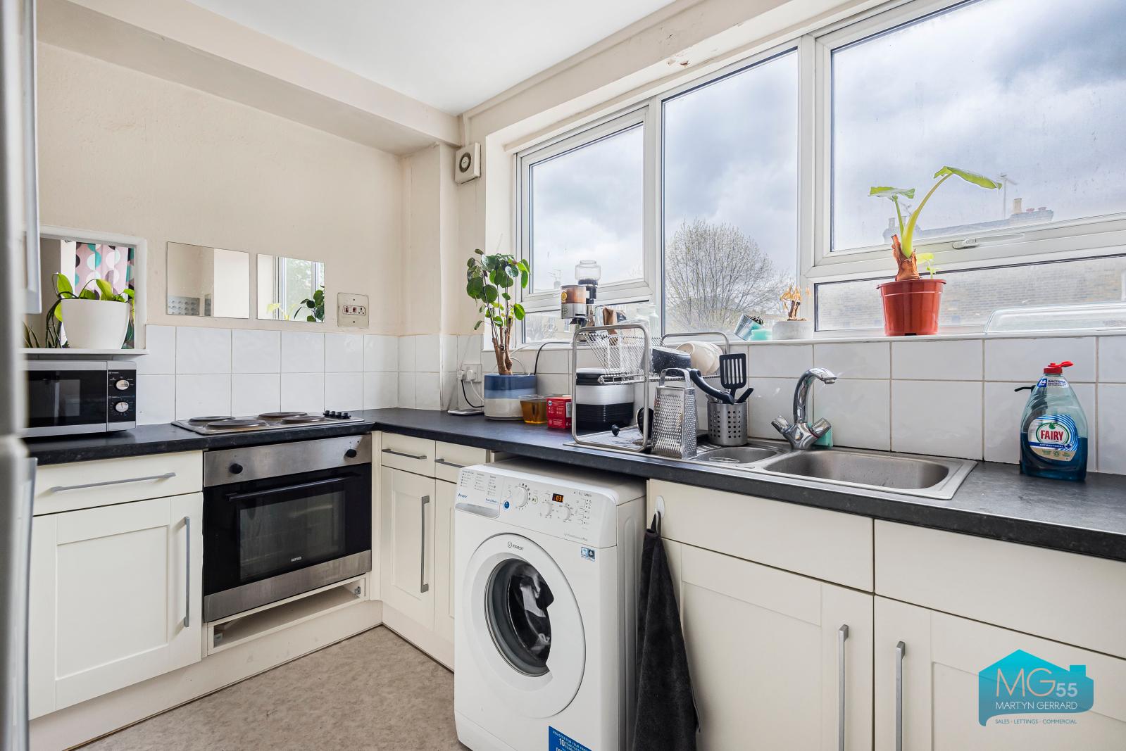 2 bedroom Apartment to rent - Martyn Gerrard