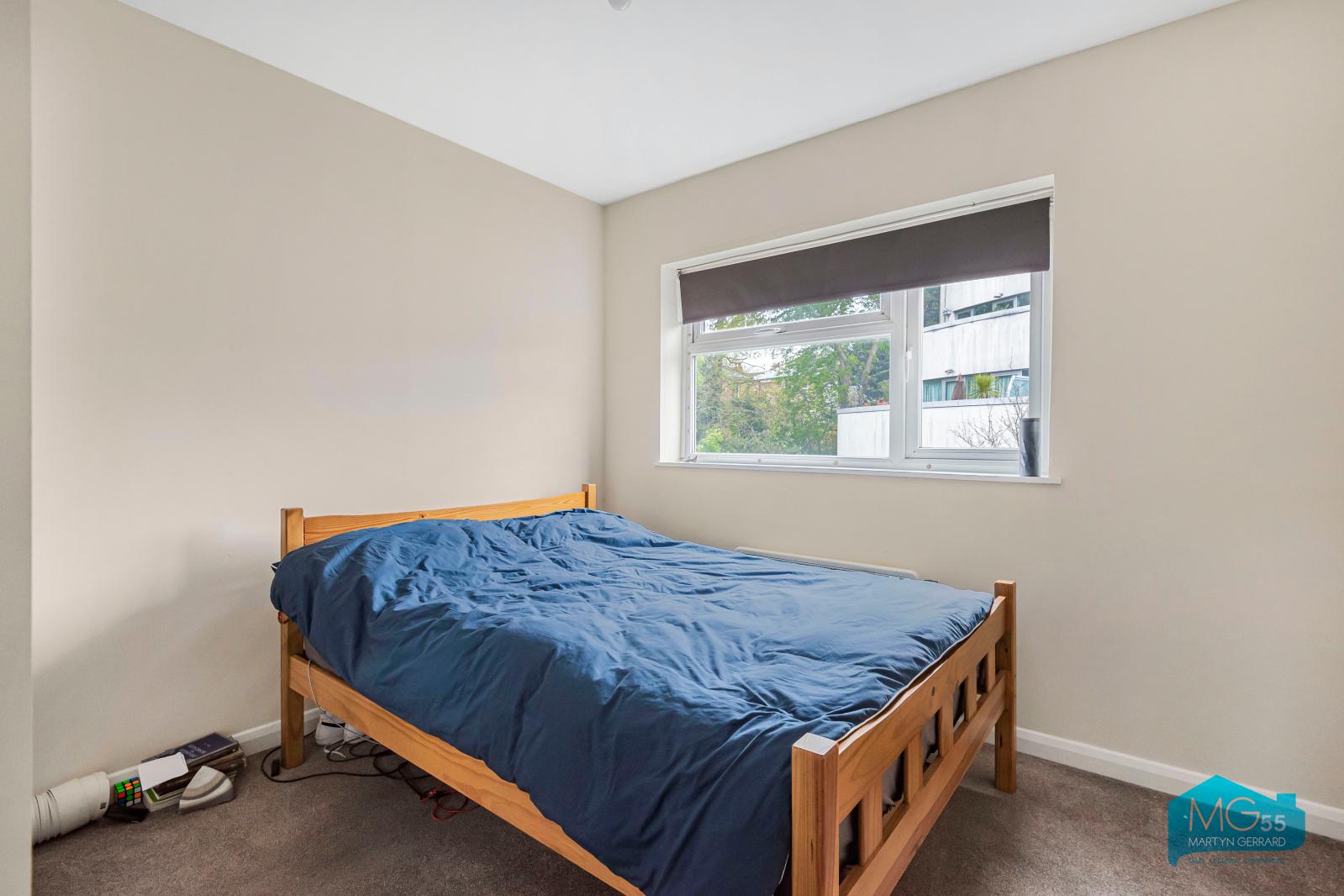 2 bedroom Apartment to rent - Martyn Gerrard
