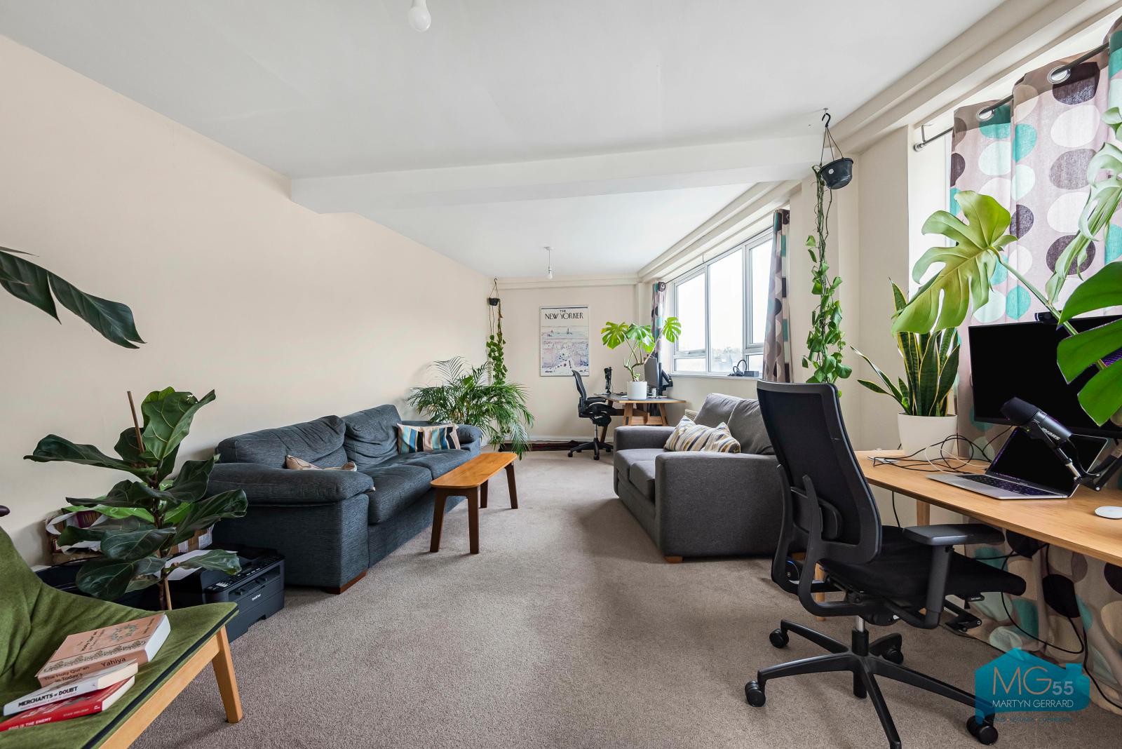 2 bedroom Apartment to rent - Martyn Gerrard