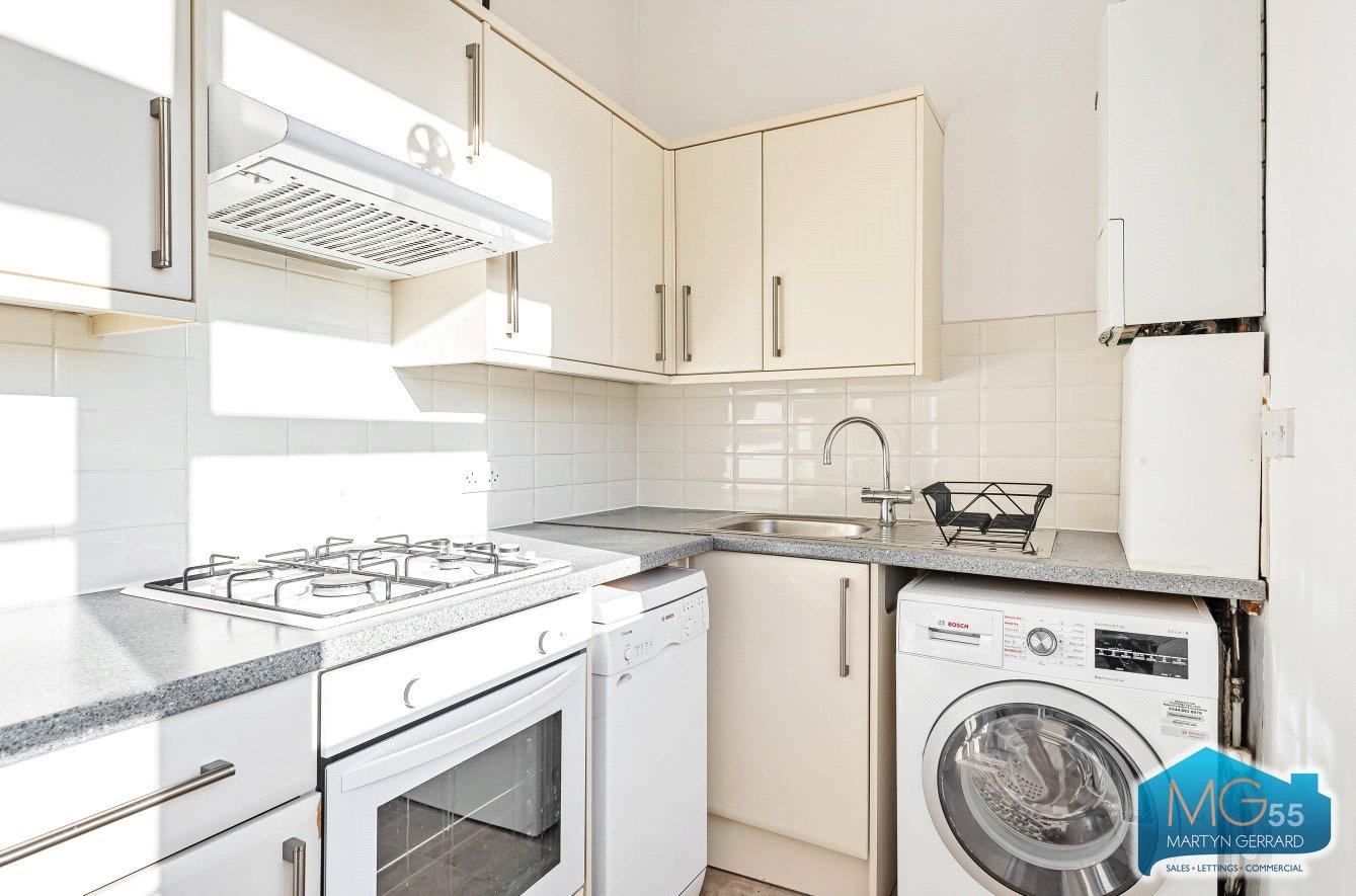 2 bedroom End of Terrace House to rent - Martyn Gerrard
