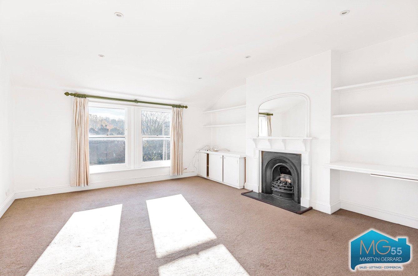 2 bedroom End of Terrace House to rent - Martyn Gerrard