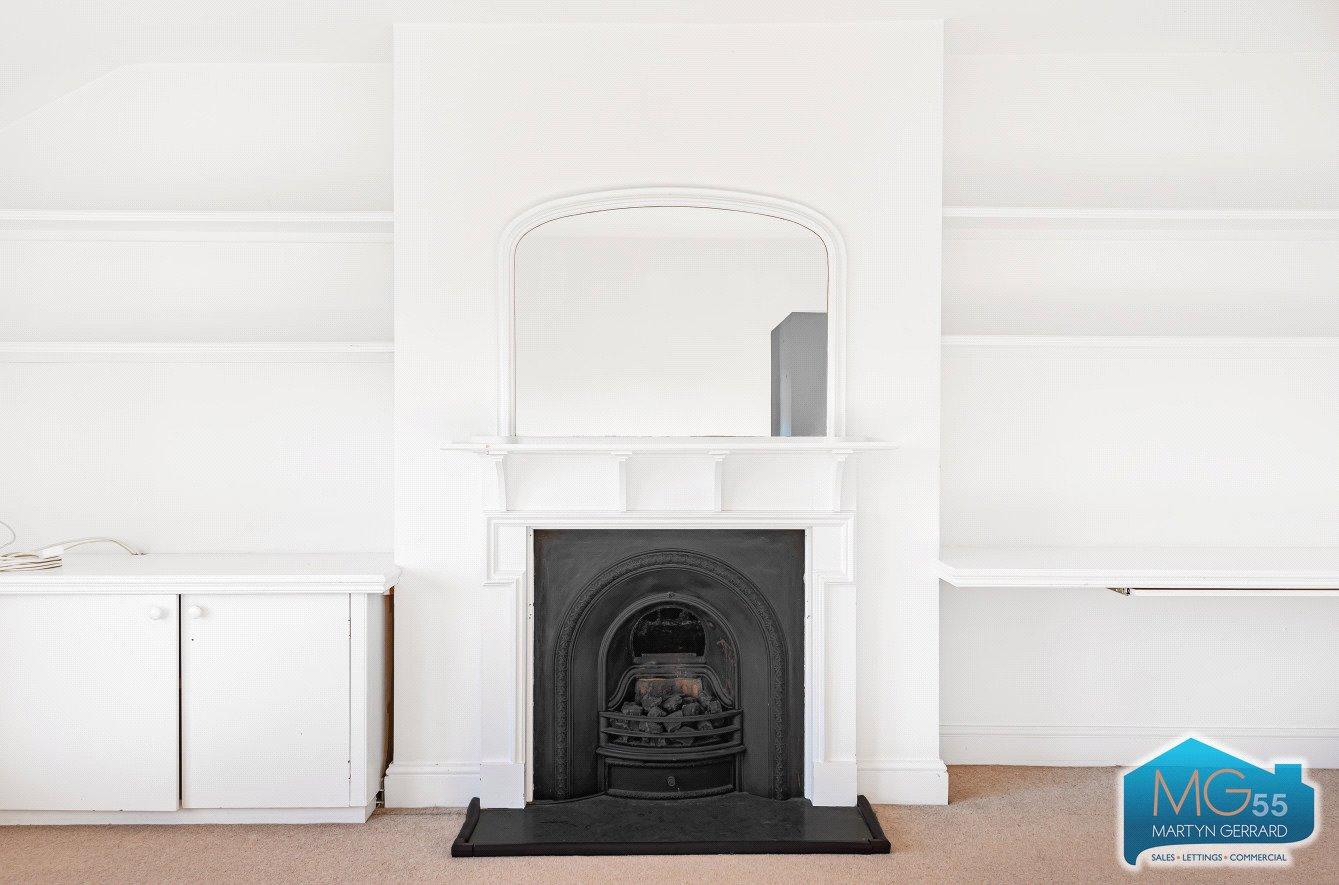 2 bedroom End of Terrace House to rent - Martyn Gerrard