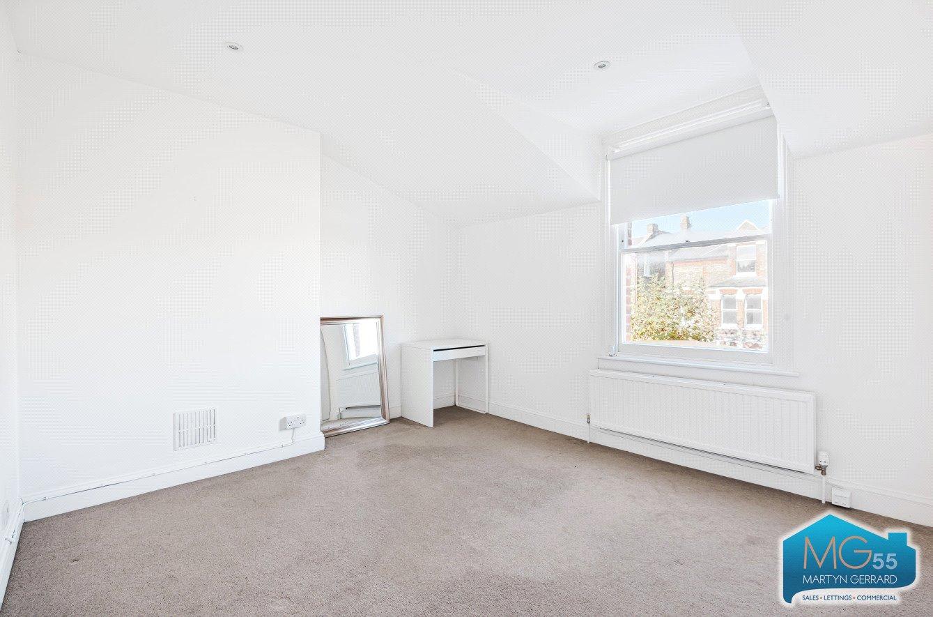 2 bedroom End of Terrace House to rent - Martyn Gerrard