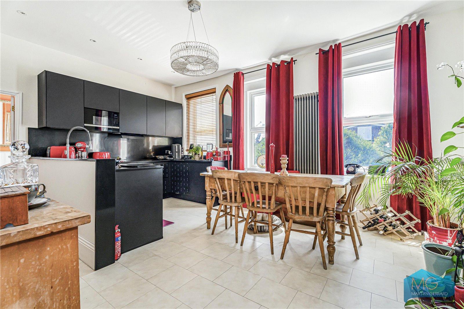 1 bedroom Apartment for sale - Martyn Gerrard