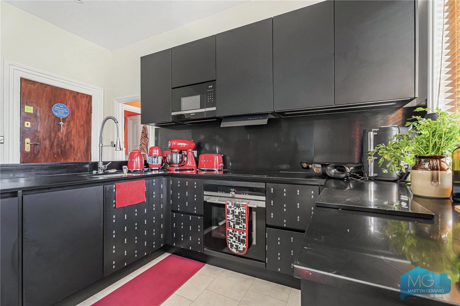 1 bedroom Apartment for sale - Martyn Gerrard