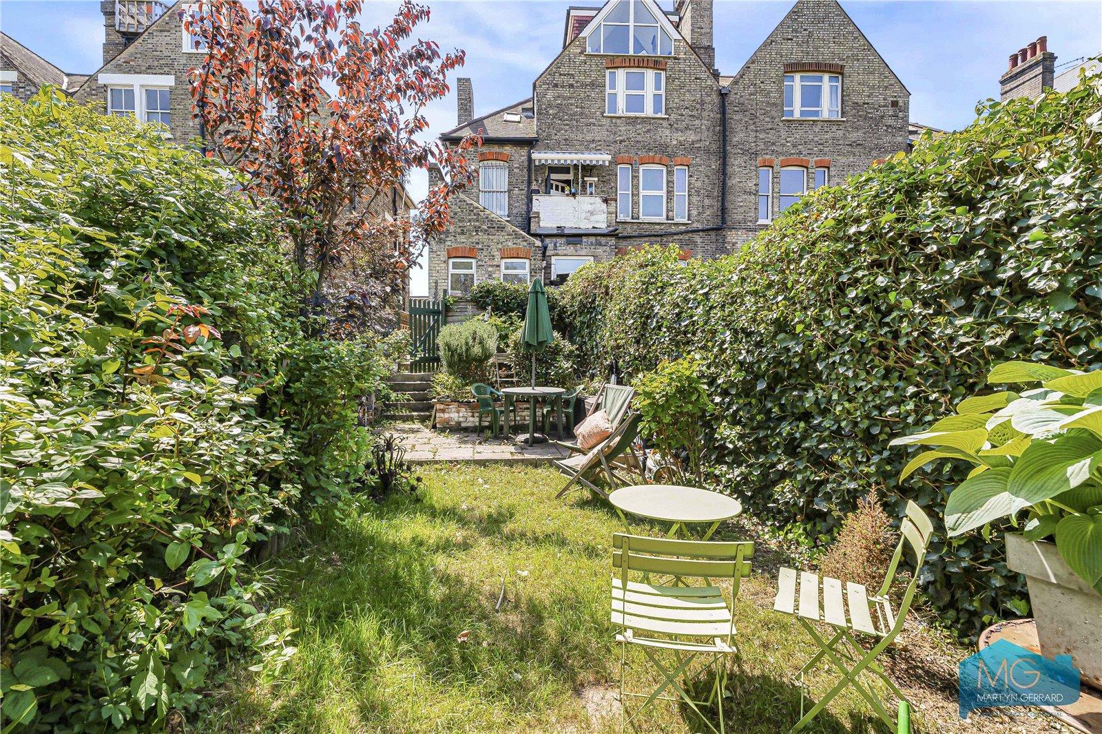 1 bedroom Apartment for sale - Martyn Gerrard